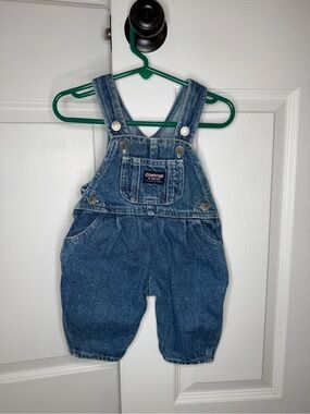 Vintage OshKosh B'Gosh Blue Denim Overalls Pants Baby Girl Sz 3-6 / 6-9 Months.